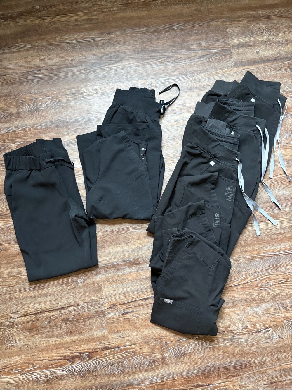 Scrub set bundle!!! FIGS and Jaanuu with bonus Lululemon jogger pants